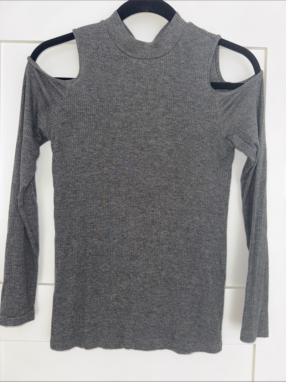 Banana Republic Charcoal Gray Cold-Shoulder Ribbed Long Sleeve Top